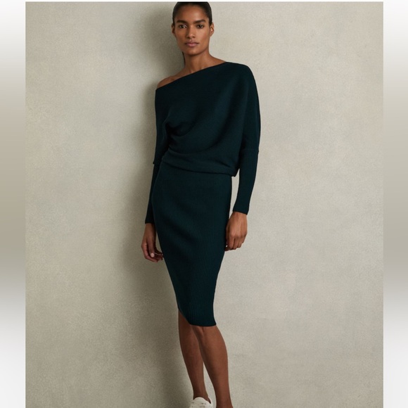 Reiss Dresses & Skirts - Reiss Lara off shoulder Teal dress